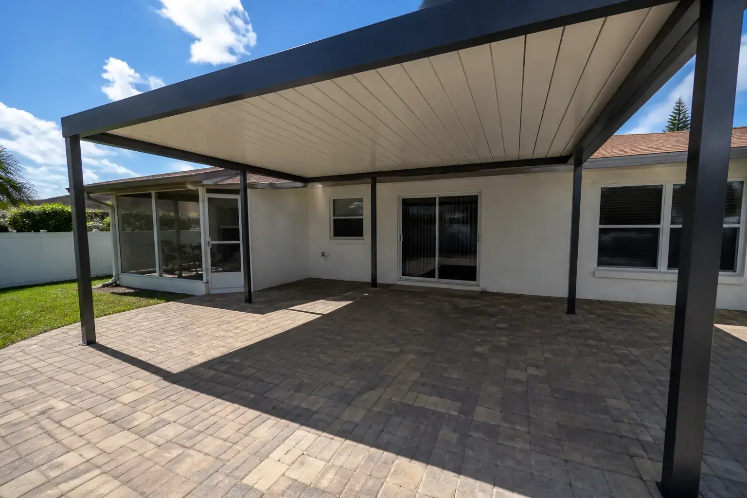 Louvered patio cover in Lakeland, FL on an aluminum pergola