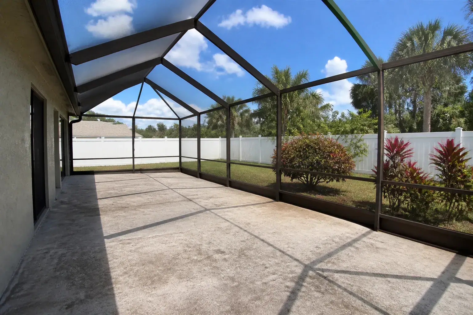 Lanai and patio enclosure in Plant City, FL