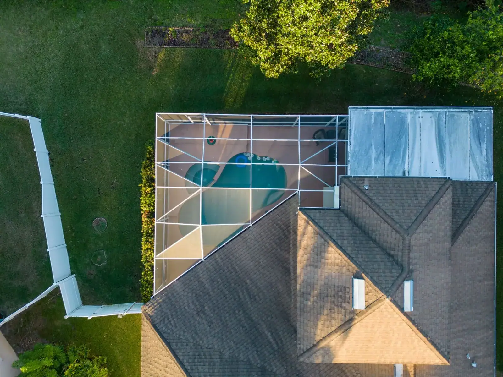 Pool Enclosures in Central Florida by True Aluminum