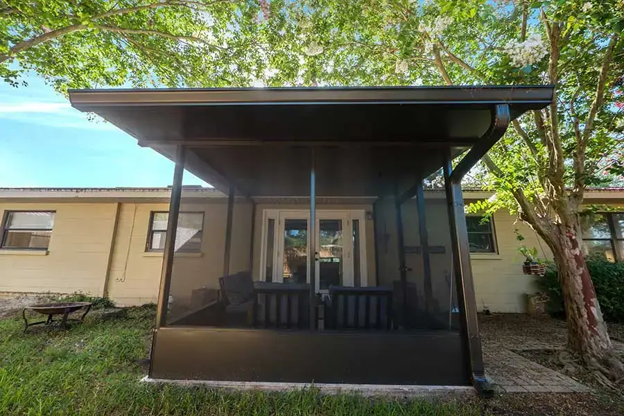 Front view of the completed screen room