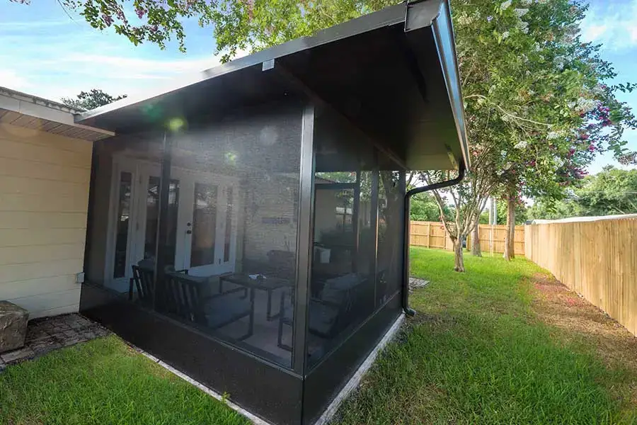 Aluminum screen room addition on the Lakeland home