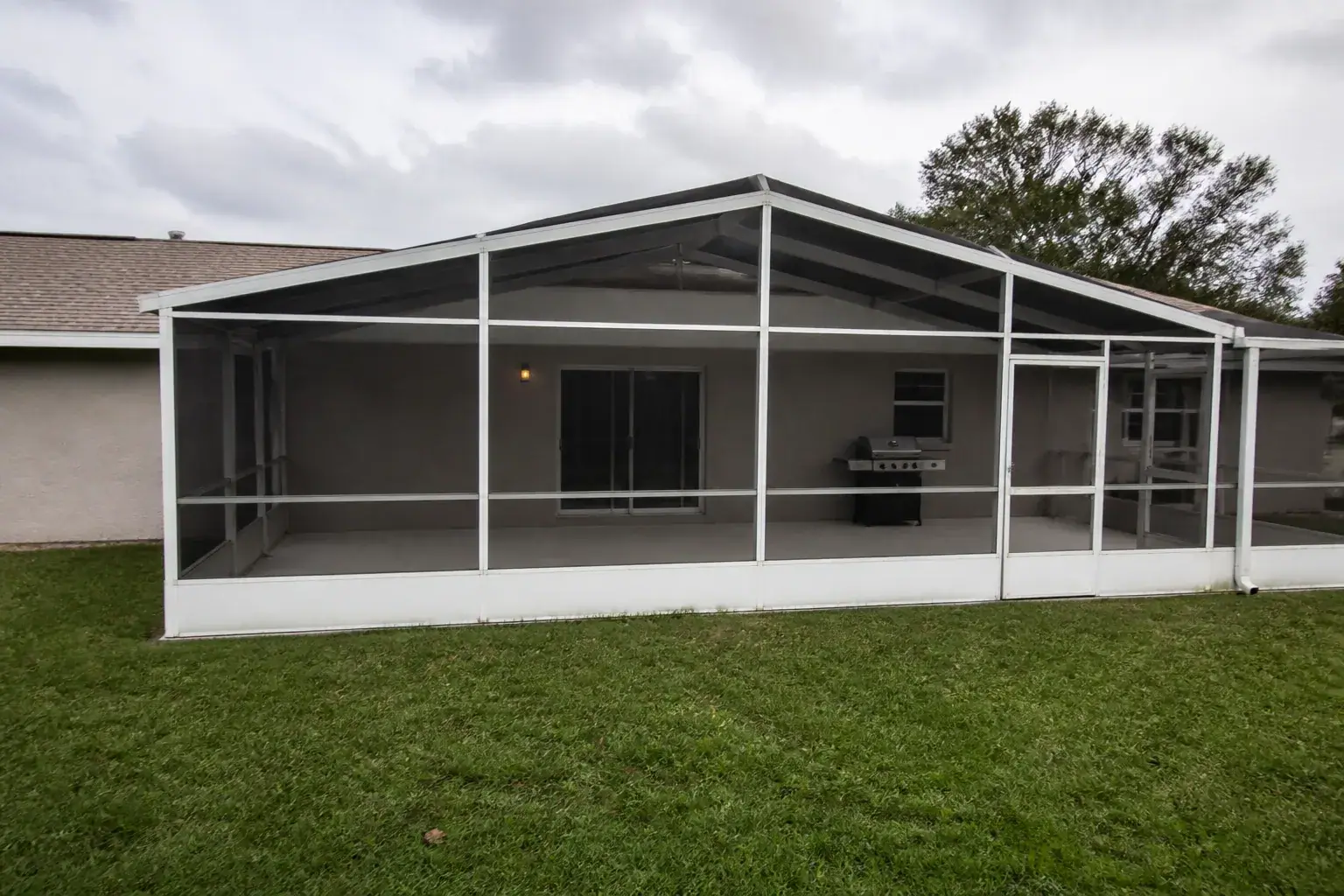 Screened lanai in Zephyrhills, FL